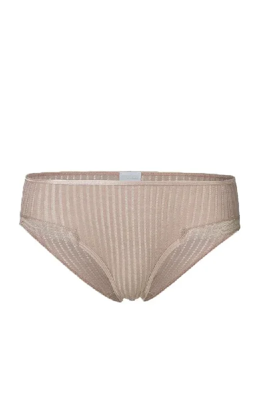 Maude Prive Brief