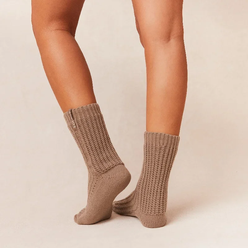 snooze-knitted-socks-fawn