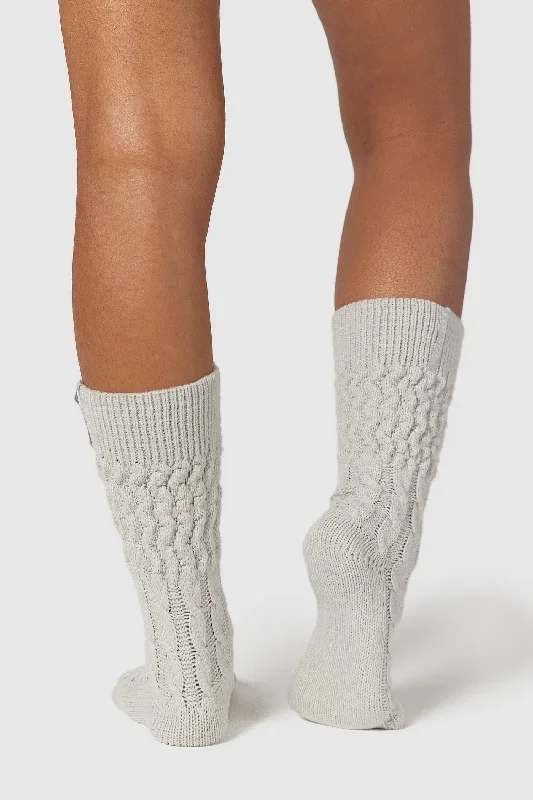 snug-knitted-socks-frost