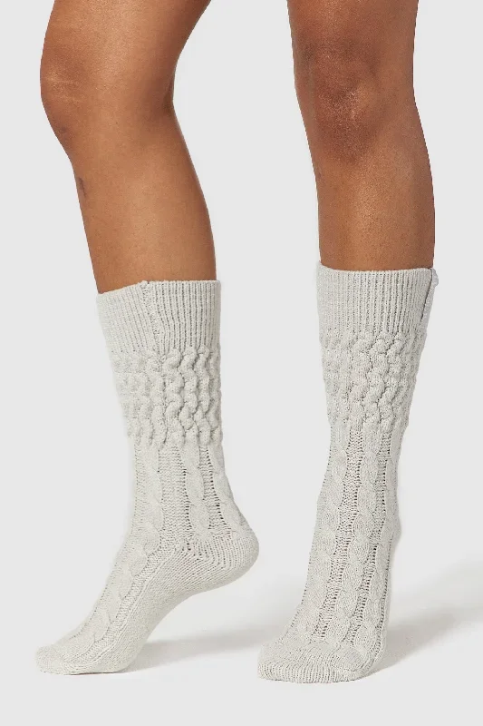 snug-knitted-socks-frost