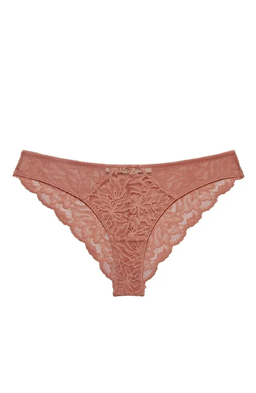 Vicky Brief